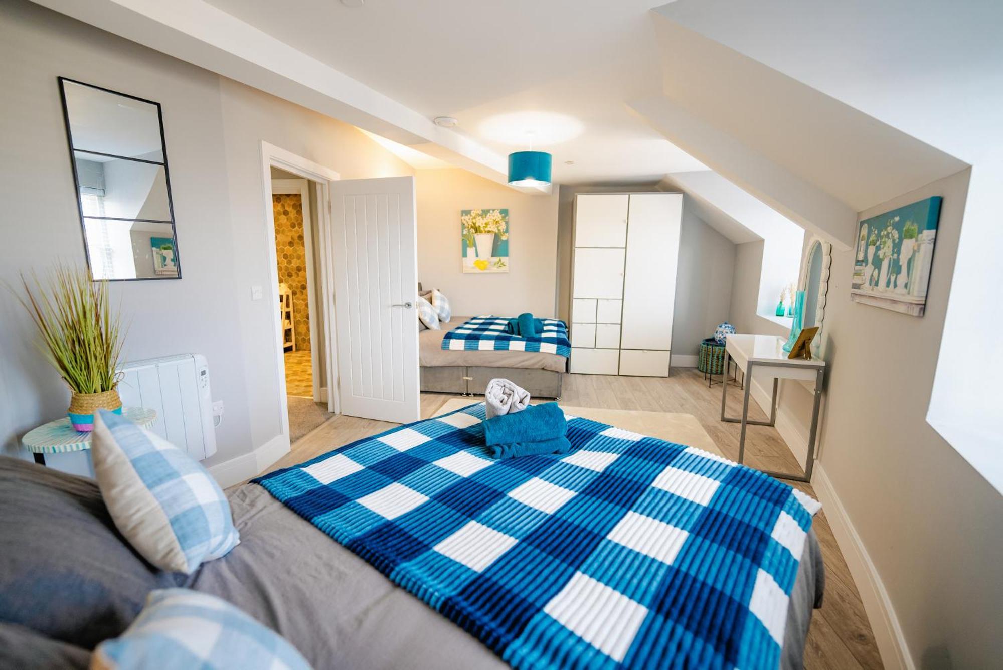 Spacious & Modern 3-bed & High Ceiling Cardiff