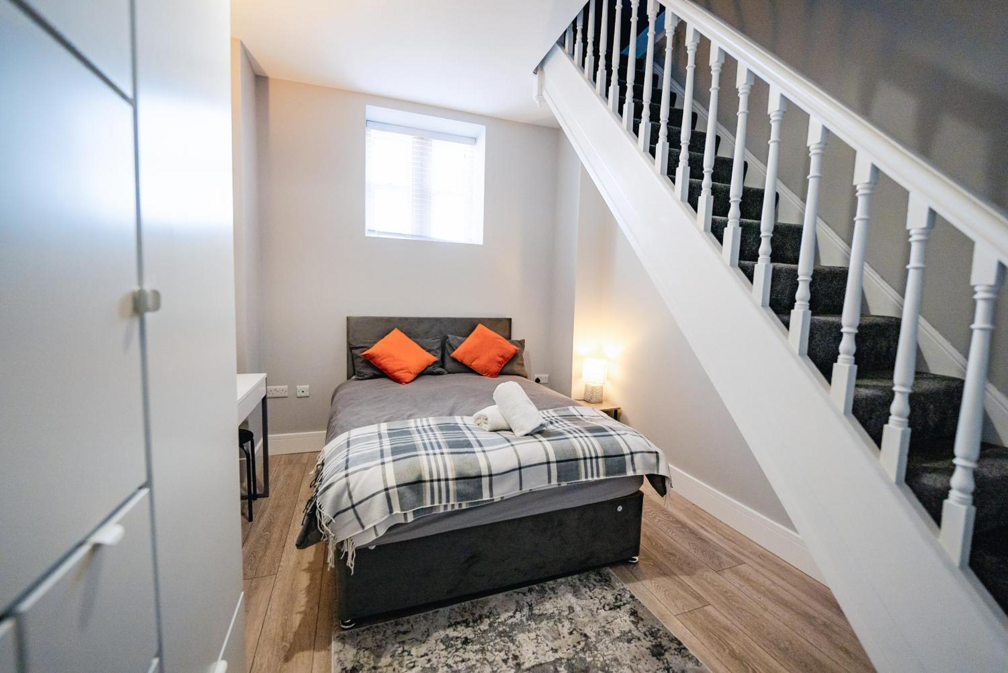Apartment Spacious & Modern 3-bed & High Ceiling
